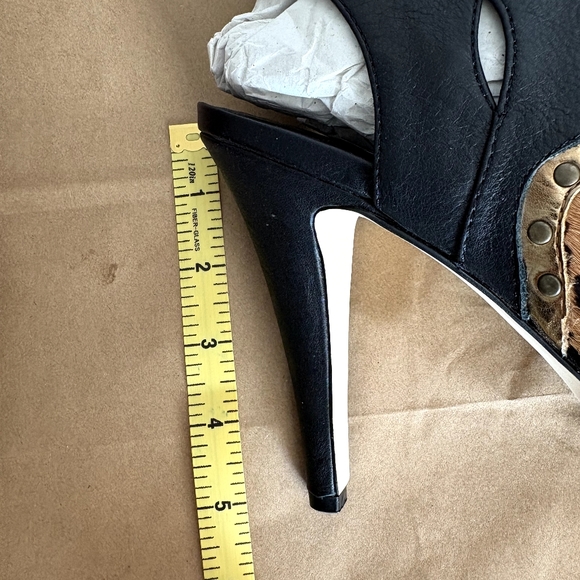 Reba Western Leather Booties - Picture 10 of 10